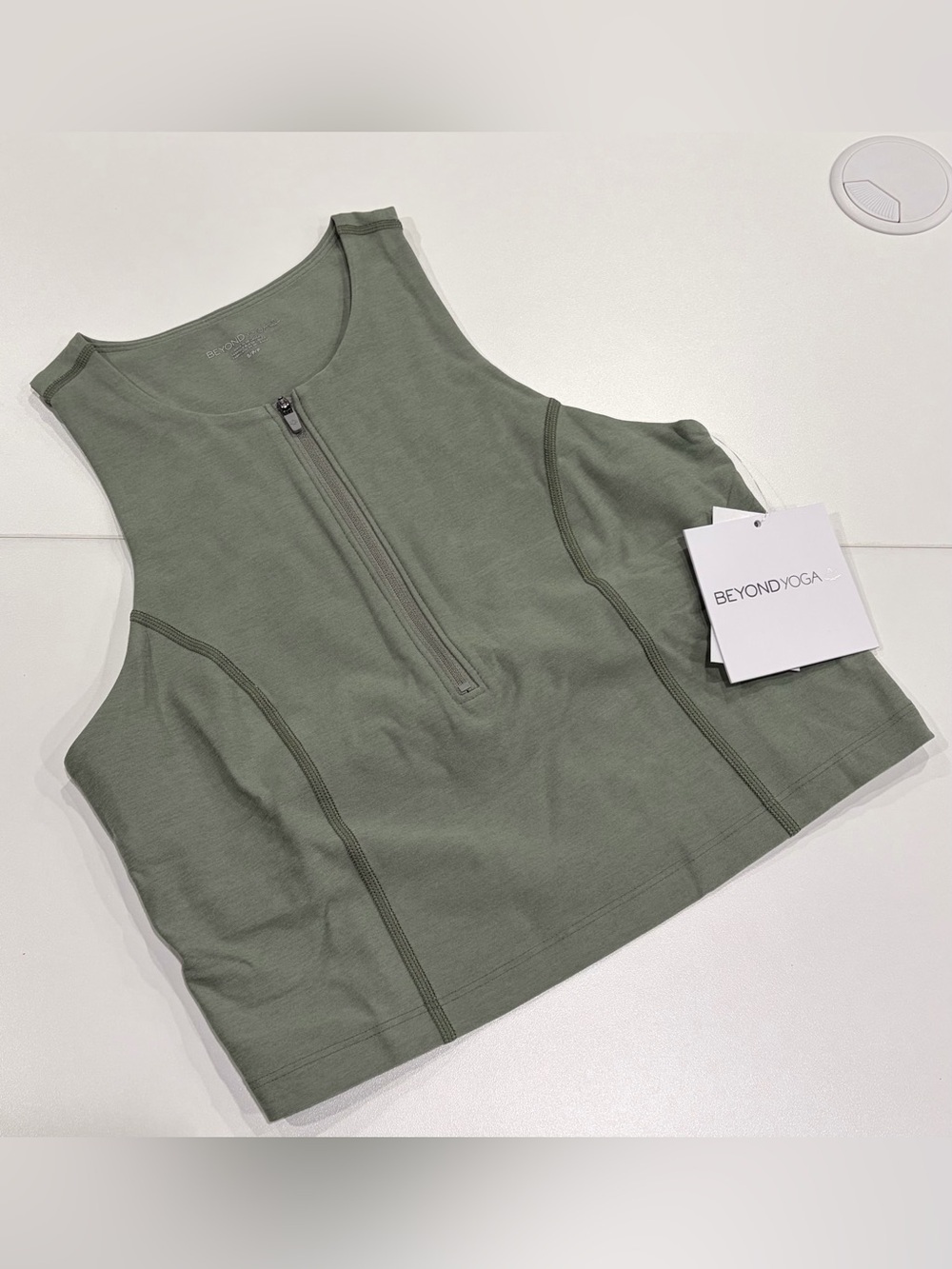 Beyond Yoga Women's Small Spacedye Move Up Cropped Tank Green NWT High Neck